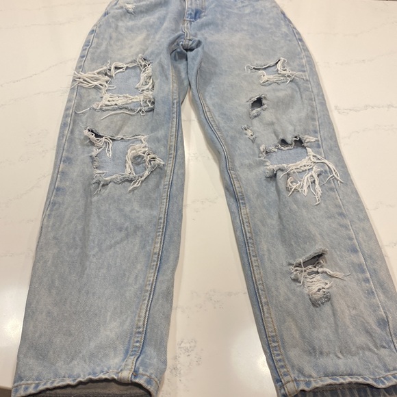 ❗2/$20❗High Rise Mom Jeans Distressed Bluenote size small - Picture 3 of 8